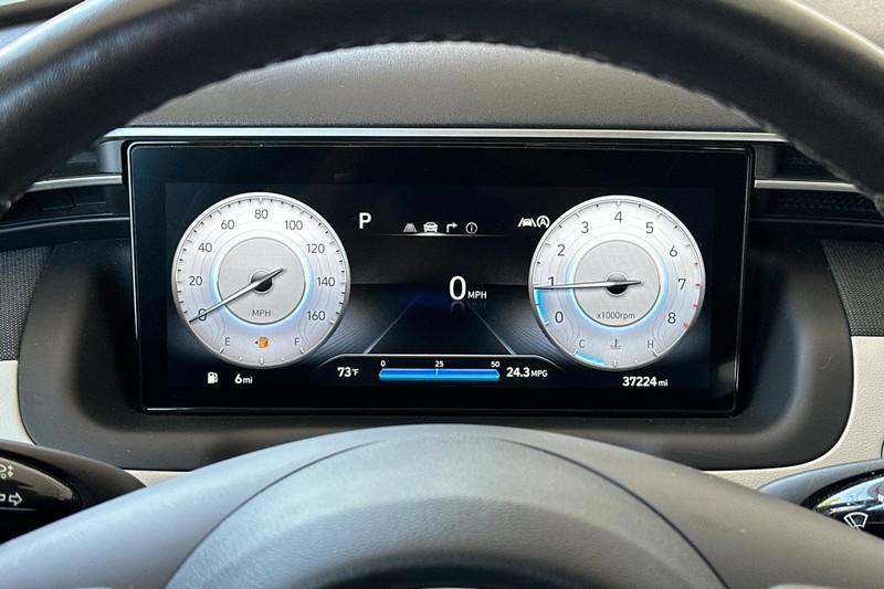 Hyundai Tucson Vehicle Full-screen Gallery Image 25