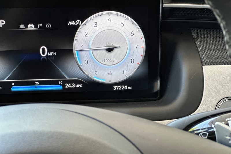 Hyundai Tucson Vehicle Full-screen Gallery Image 26