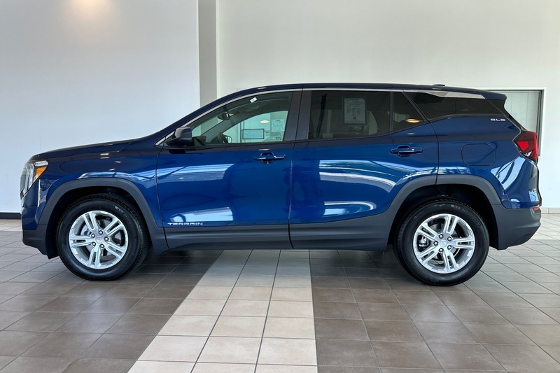 GMC Terrain Vehicle Full-screen Gallery Image 07