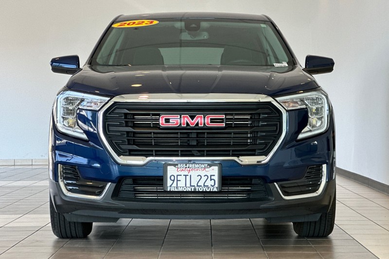 GMC Terrain Vehicle Full-screen Gallery Image 09
