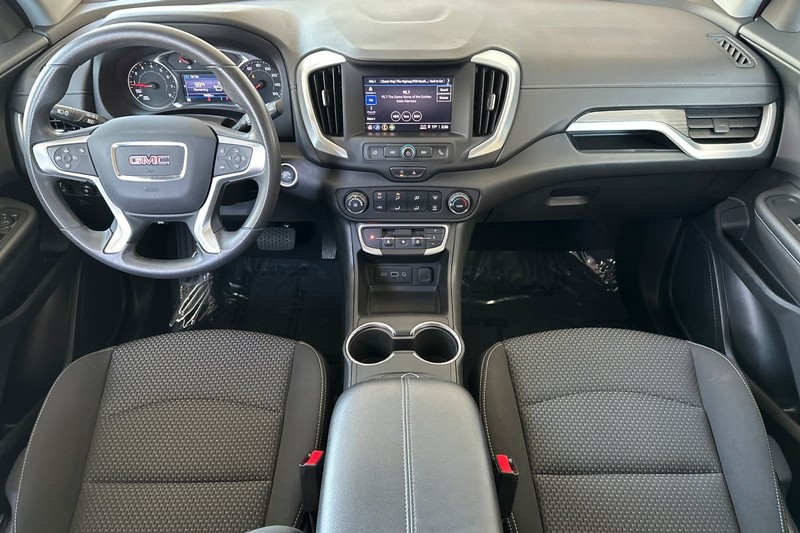 GMC Terrain Vehicle Full-screen Gallery Image 13