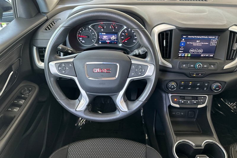 GMC Terrain Vehicle Full-screen Gallery Image 14