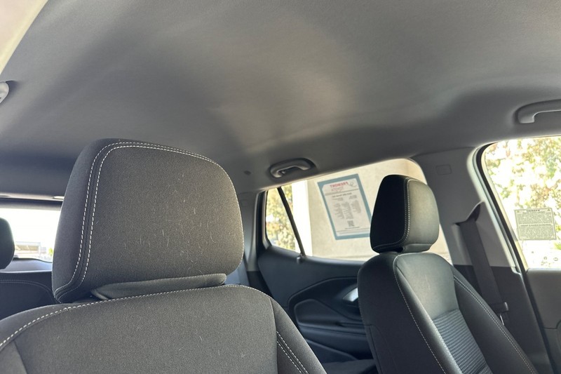 GMC Terrain Vehicle Full-screen Gallery Image 17