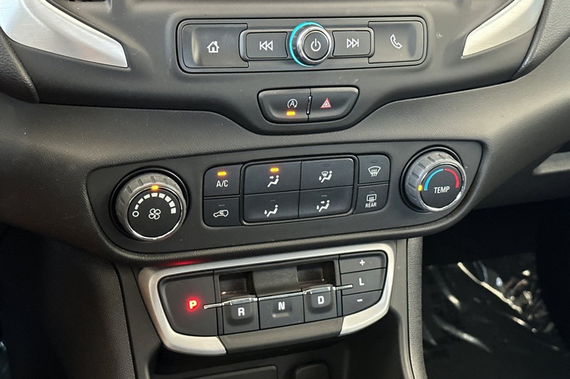 GMC Terrain Vehicle Full-screen Gallery Image 20