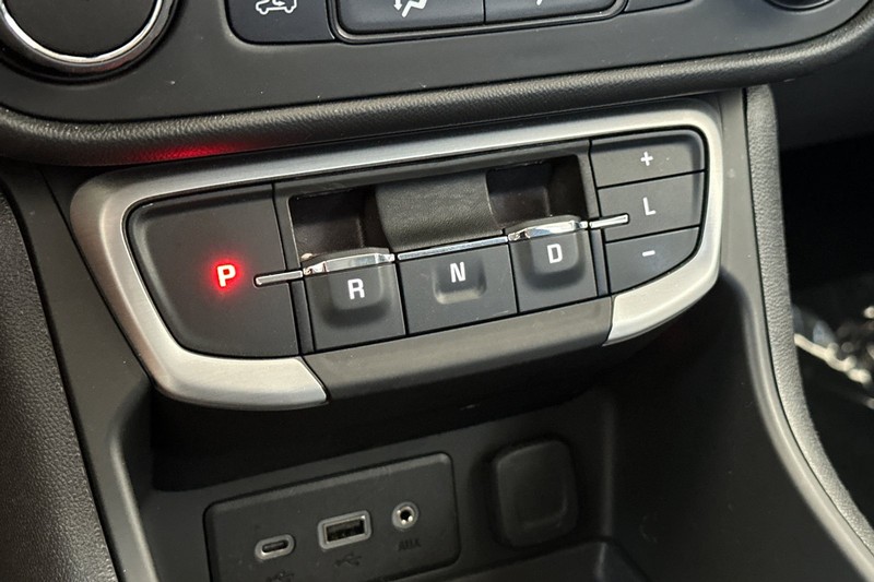 GMC Terrain Vehicle Full-screen Gallery Image 21