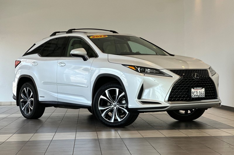 Lexus RX Vehicle Full-screen Gallery Image 02