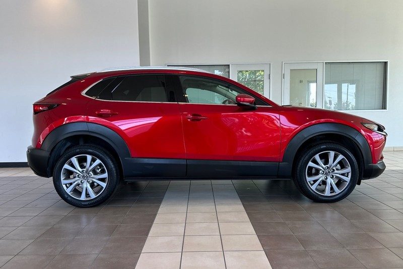 Mazda CX-30 Vehicle Full-screen Gallery Image 03