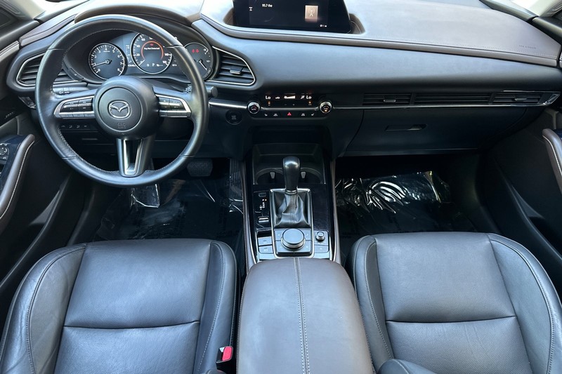 Mazda CX-30 Vehicle Full-screen Gallery Image 13