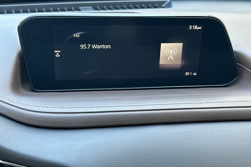 Mazda CX-30 Vehicle Full-screen Gallery Image 18