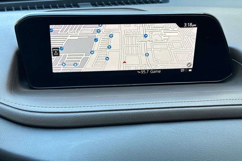 Mazda CX-30 Vehicle Full-screen Gallery Image 19