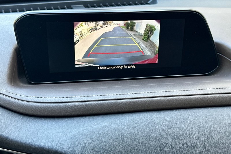 Mazda CX-30 Vehicle Full-screen Gallery Image 20