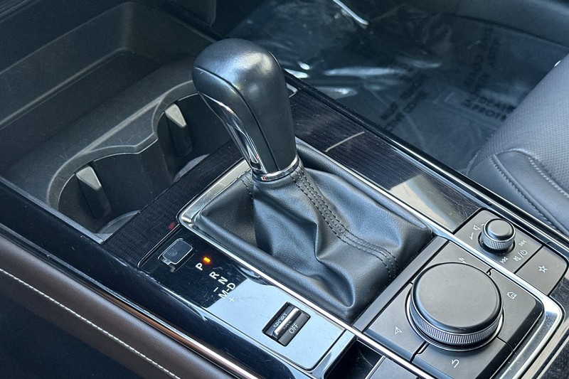 Mazda CX-30 Vehicle Full-screen Gallery Image 22