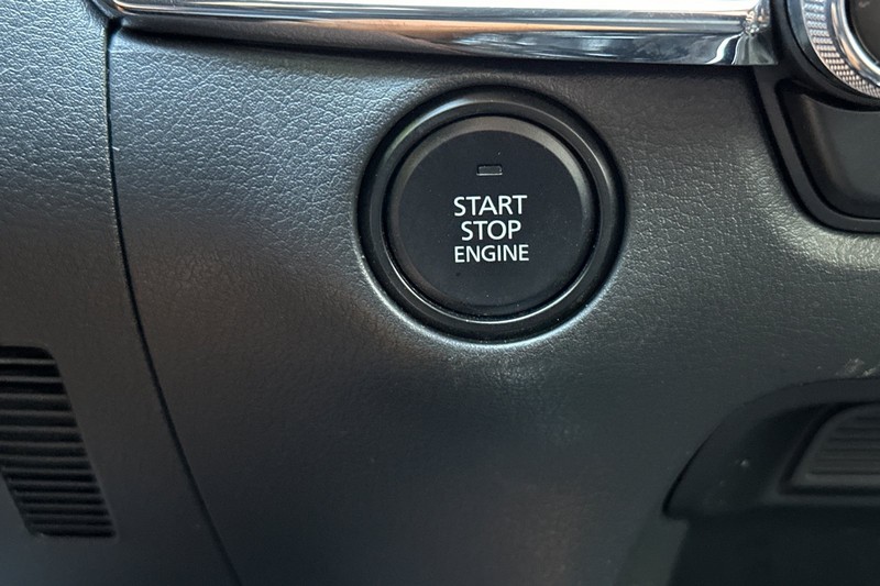 Mazda CX-30 Vehicle Full-screen Gallery Image 23