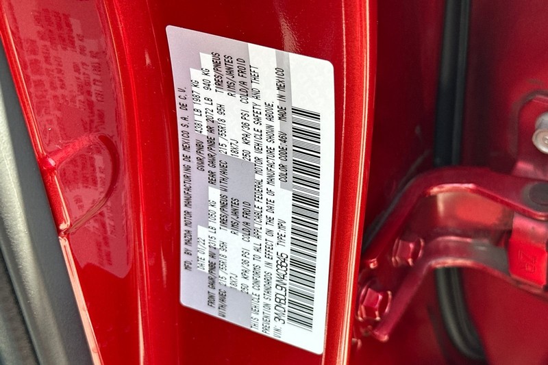 Mazda CX-30 Vehicle Full-screen Gallery Image 29