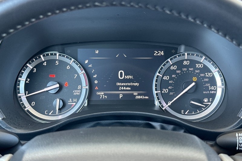 Toyota Highlander Vehicle Full-screen Gallery Image 26