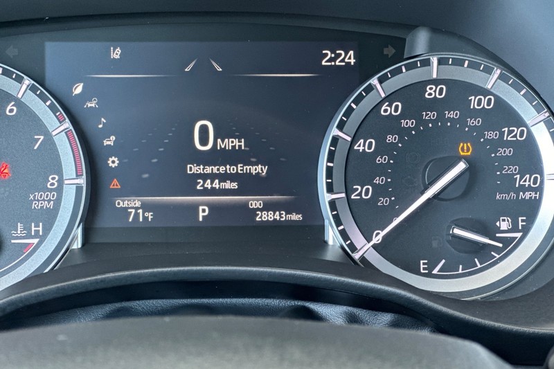 Toyota Highlander Vehicle Full-screen Gallery Image 27