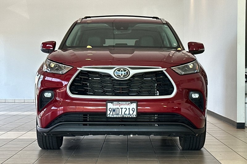 Toyota Highlander Vehicle Full-screen Gallery Image 09