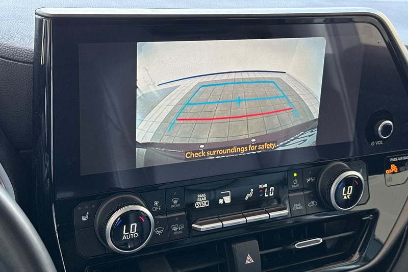 Toyota Highlander Vehicle Full-screen Gallery Image 20