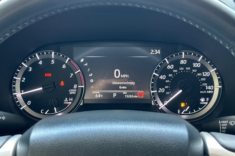 Toyota Highlander Vehicle Full-screen Gallery Image 25
