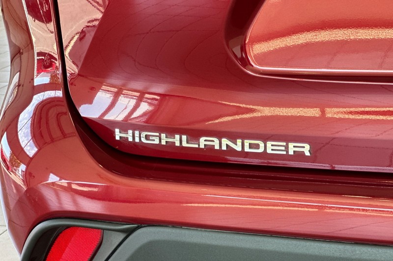 Toyota Highlander Vehicle Full-screen Gallery Image 28