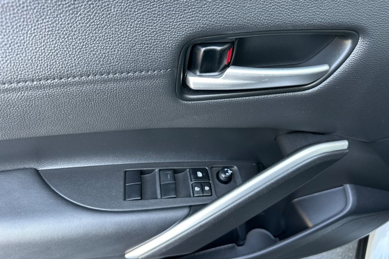 Toyota Corolla Cross Vehicle Full-screen Gallery Image 11