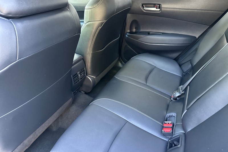 Toyota Corolla Cross Vehicle Full-screen Gallery Image 12