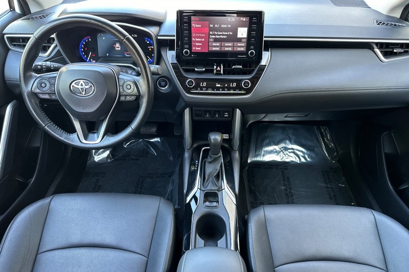 Toyota Corolla Cross Vehicle Full-screen Gallery Image 13