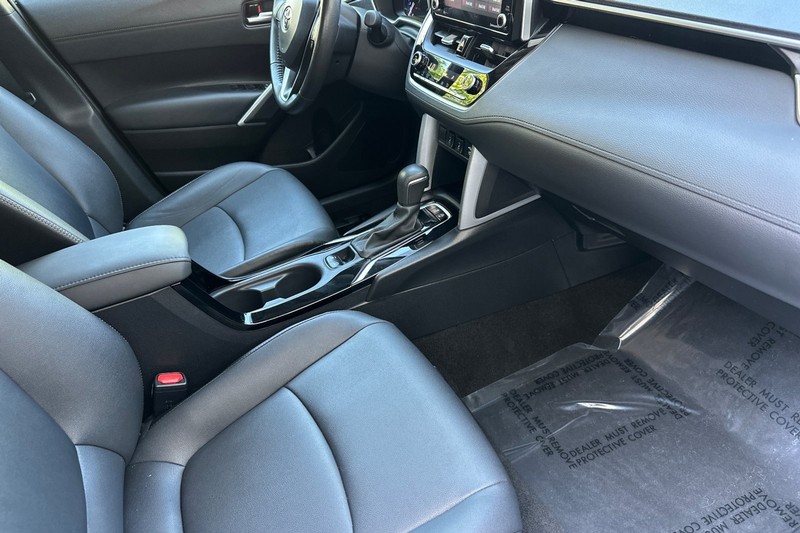 Toyota Corolla Cross Vehicle Full-screen Gallery Image 16