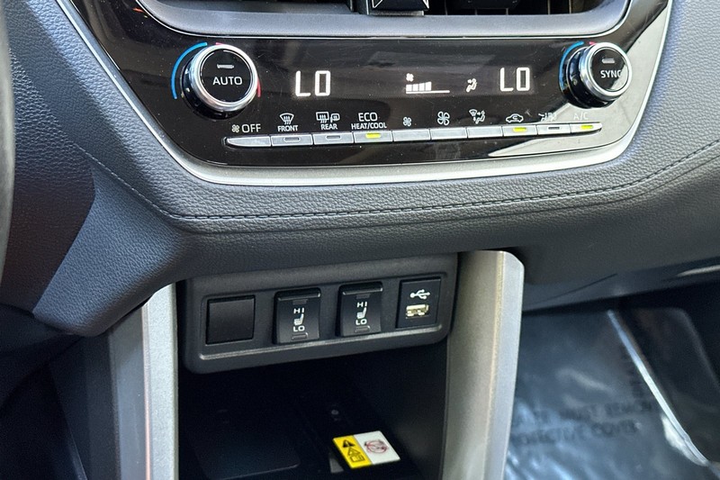 Toyota Corolla Cross Vehicle Full-screen Gallery Image 20