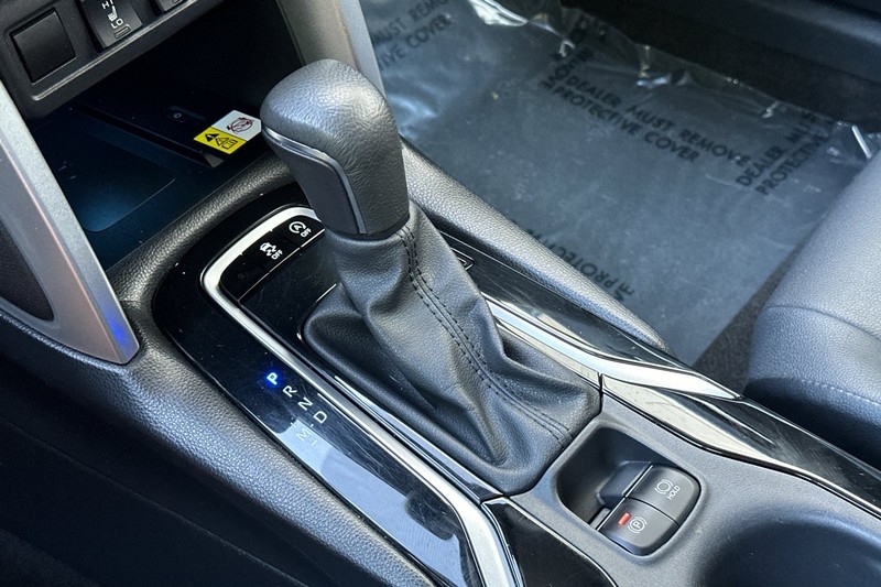 Toyota Corolla Cross Vehicle Full-screen Gallery Image 21