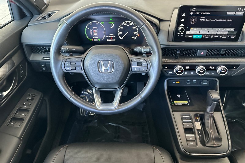 Honda CR-V Hybrid Vehicle Full-screen Gallery Image 14