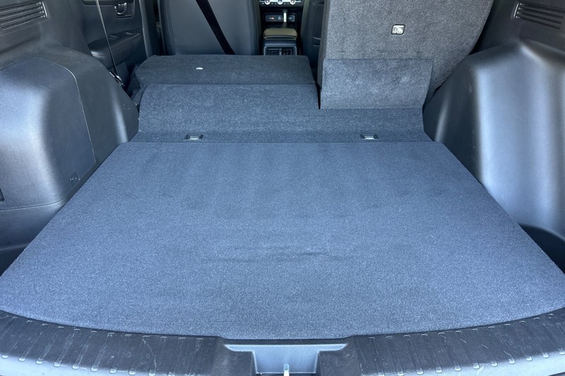 Honda CR-V Hybrid Vehicle Full-screen Gallery Image 15