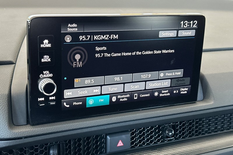 Honda CR-V Hybrid Vehicle Full-screen Gallery Image 18