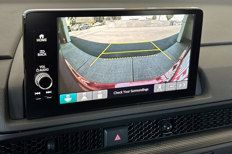 Honda CR-V Hybrid Vehicle Full-screen Gallery Image 19