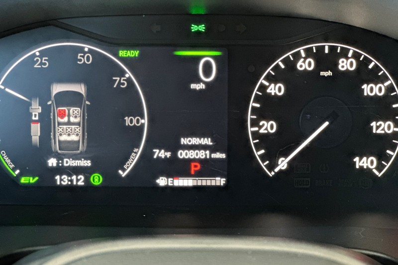 Honda CR-V Hybrid Vehicle Full-screen Gallery Image 25