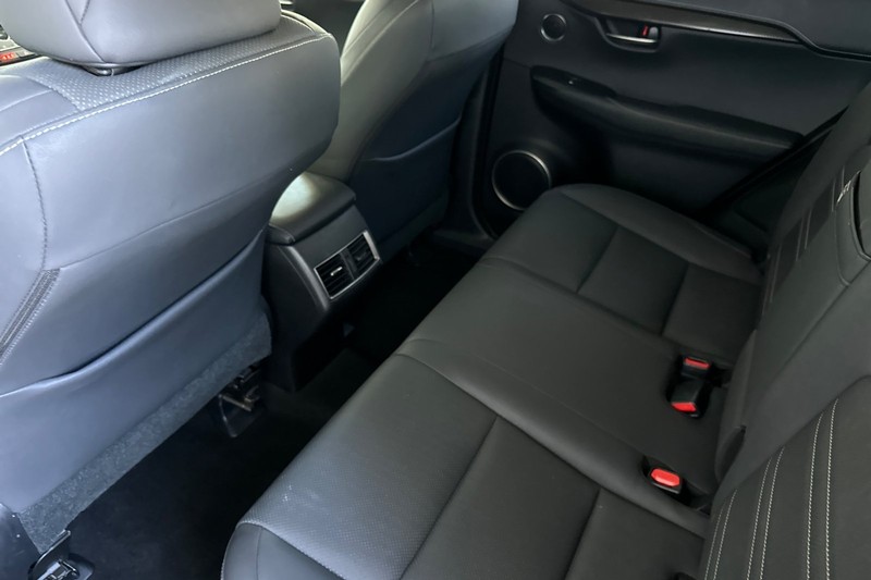 Lexus NX Vehicle Full-screen Gallery Image 12