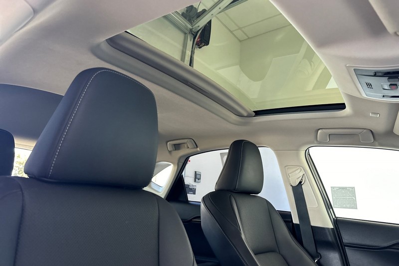 Lexus NX Vehicle Full-screen Gallery Image 17