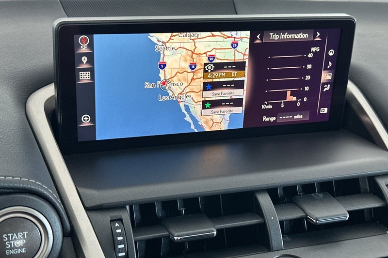 Lexus NX Vehicle Full-screen Gallery Image 19