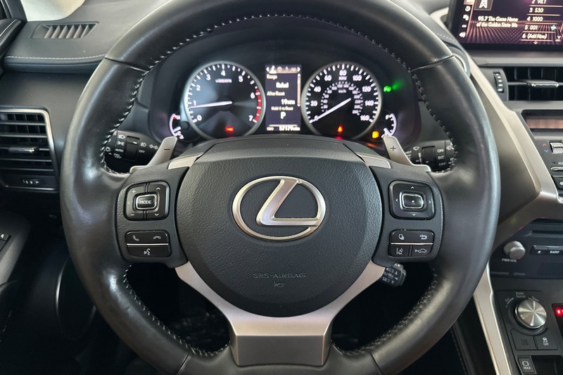 Lexus NX Vehicle Full-screen Gallery Image 24