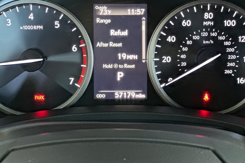 Lexus NX Vehicle Full-screen Gallery Image 26