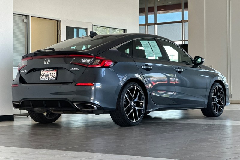Honda Civic Hatchback Vehicle Full-screen Gallery Image 04