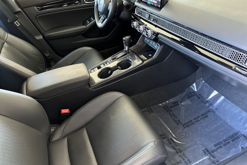 Honda Civic Hatchback Vehicle Full-screen Gallery Image 16