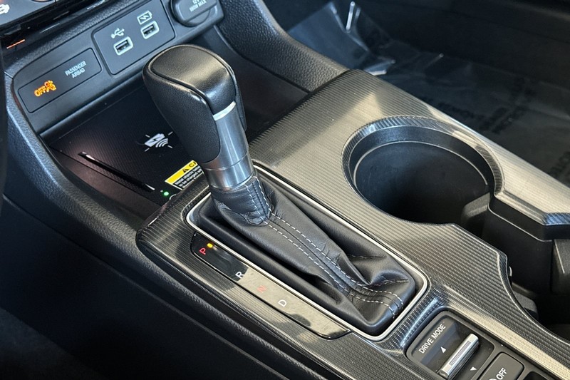 Honda Civic Hatchback Vehicle Full-screen Gallery Image 22