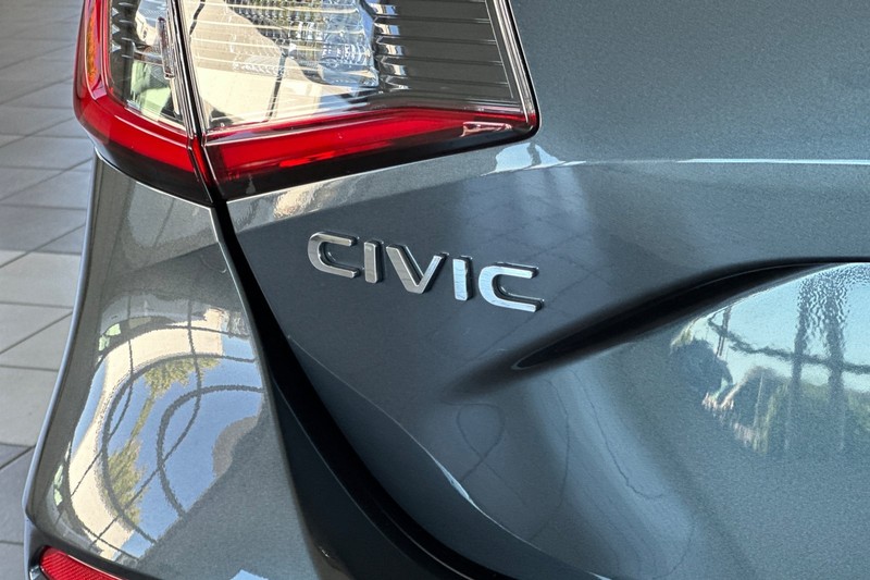 Honda Civic Hatchback Vehicle Full-screen Gallery Image 28