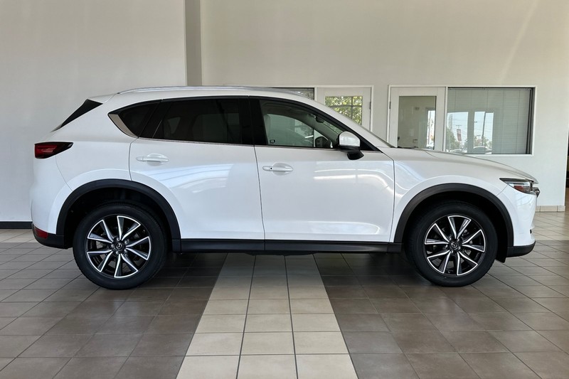Mazda CX-5 Vehicle Full-screen Gallery Image 03