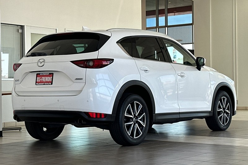 Mazda CX-5 Vehicle Full-screen Gallery Image 04