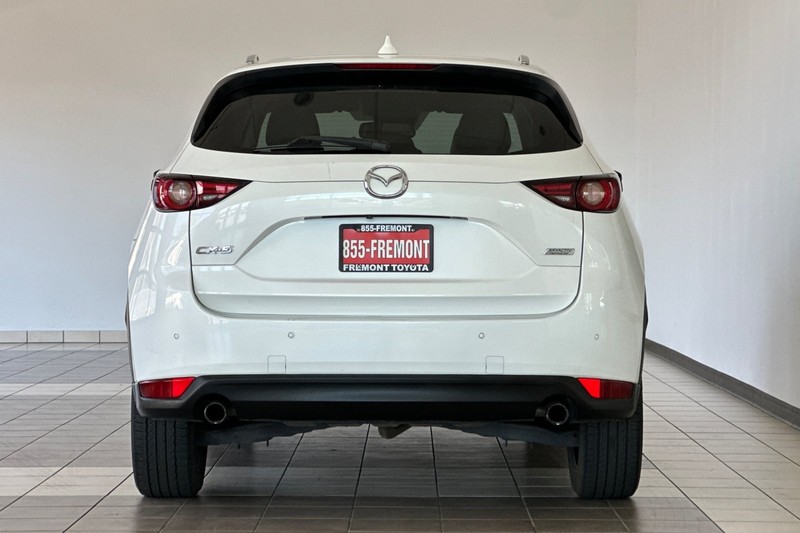 Mazda CX-5 Vehicle Full-screen Gallery Image 05