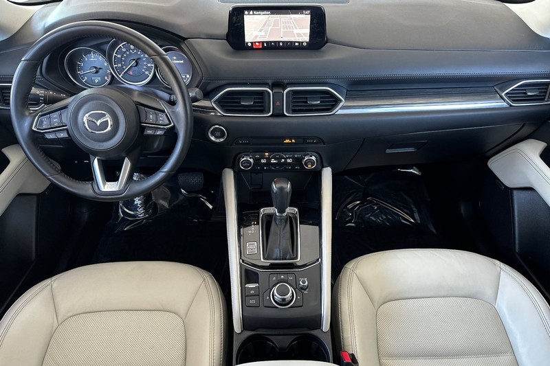 Mazda CX-5 Vehicle Full-screen Gallery Image 13
