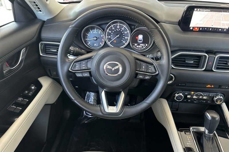 Mazda CX-5 Vehicle Full-screen Gallery Image 14