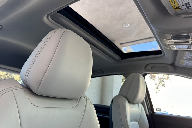 Mazda CX-5 Vehicle Full-screen Gallery Image 17